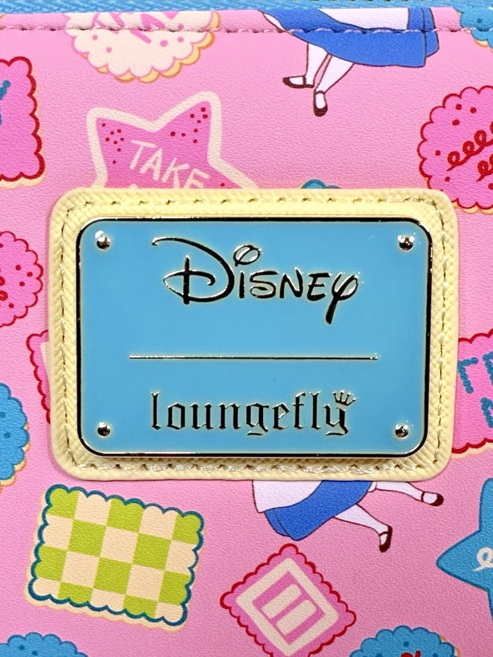 Disney Loungefly Alice in Wonderland Scented Cookie Wallet-Take Me Zip Around - Picture 3 of 10